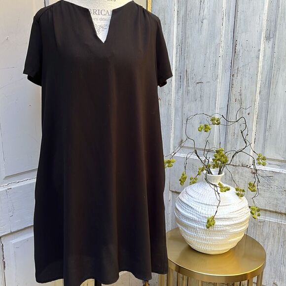 LUSH  BLACK SHORT SLEEVE MINI DRESS. Size S - Picture 3 of 7